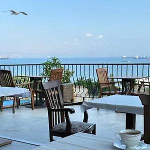 Oda ve Kahvaltı Queen Seagull Boutique